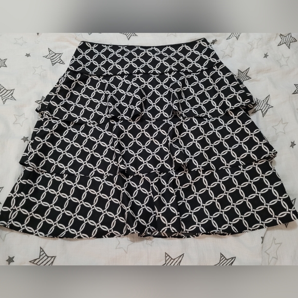 White House Black Market Skirt size 8 - Picture 1 of 9